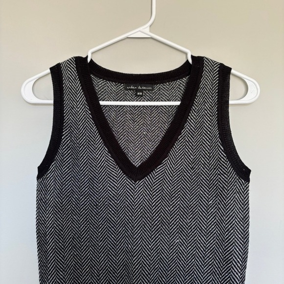 Urban Behavior Women's Medium Sweater Vest V-Neck Knit Argyle Metallic Black - Picture 4 of 9